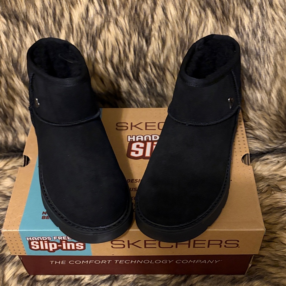 Skechers Women’s Black Hands Free Slip-Ins Winter Boots